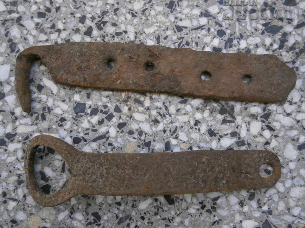 antique wrought iron lock latch with price 31.00 BGN | € 15.85 antique wrought iron lock latch with price 31.00 BGN | € 15.85