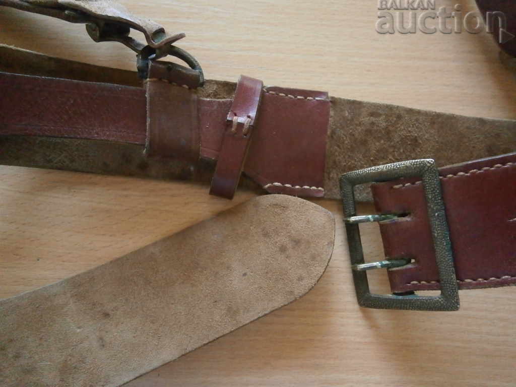 Auction red staff officer's belt with protube Auction red staff officer's belt with protube