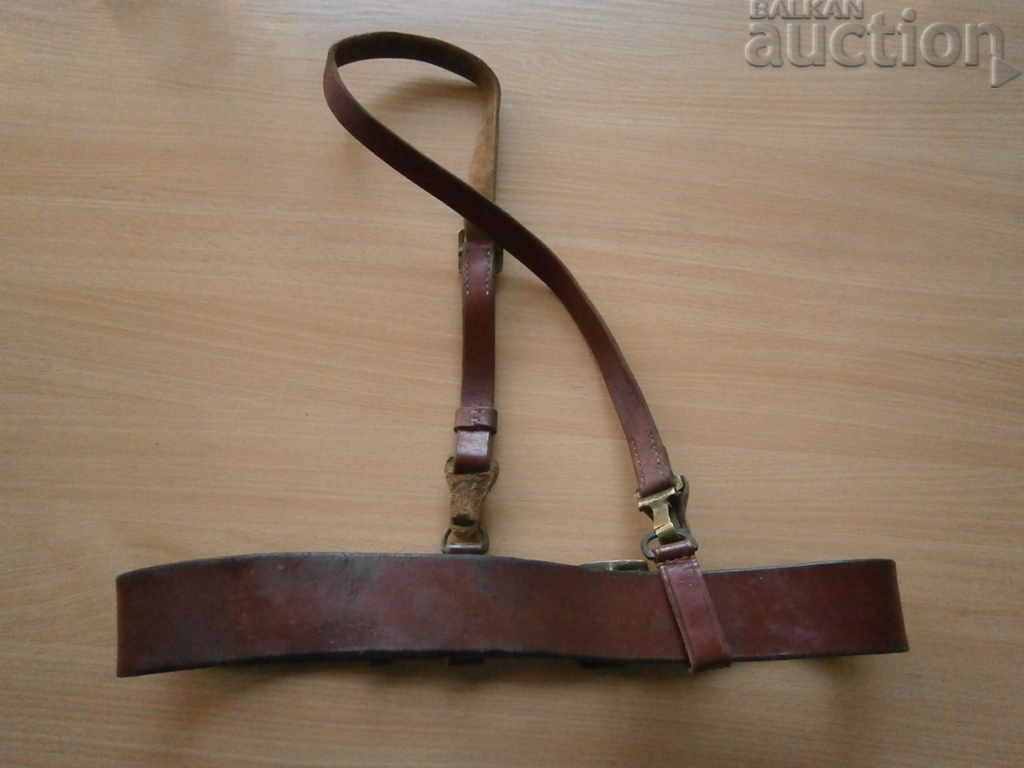 Auction red staff officer's belt with protube Auction red staff officer's belt with protube