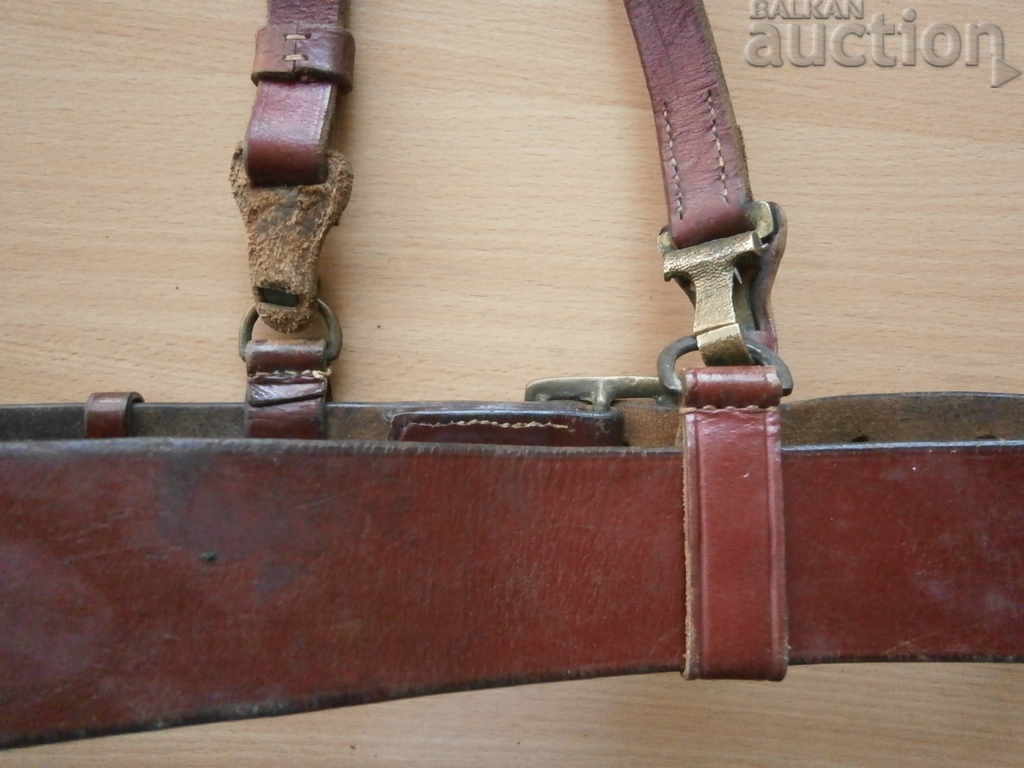 Delivery of red staff officer's belt with protube Delivery of red staff officer's belt with protube