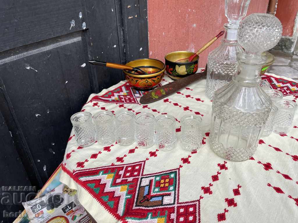 10733. OLD SERVICE GARAPHA AND GLASSES SOLID GLASS - 6 10733. OLD SERVICE GARAPHA AND GLASSES SOLID GLASS - 6