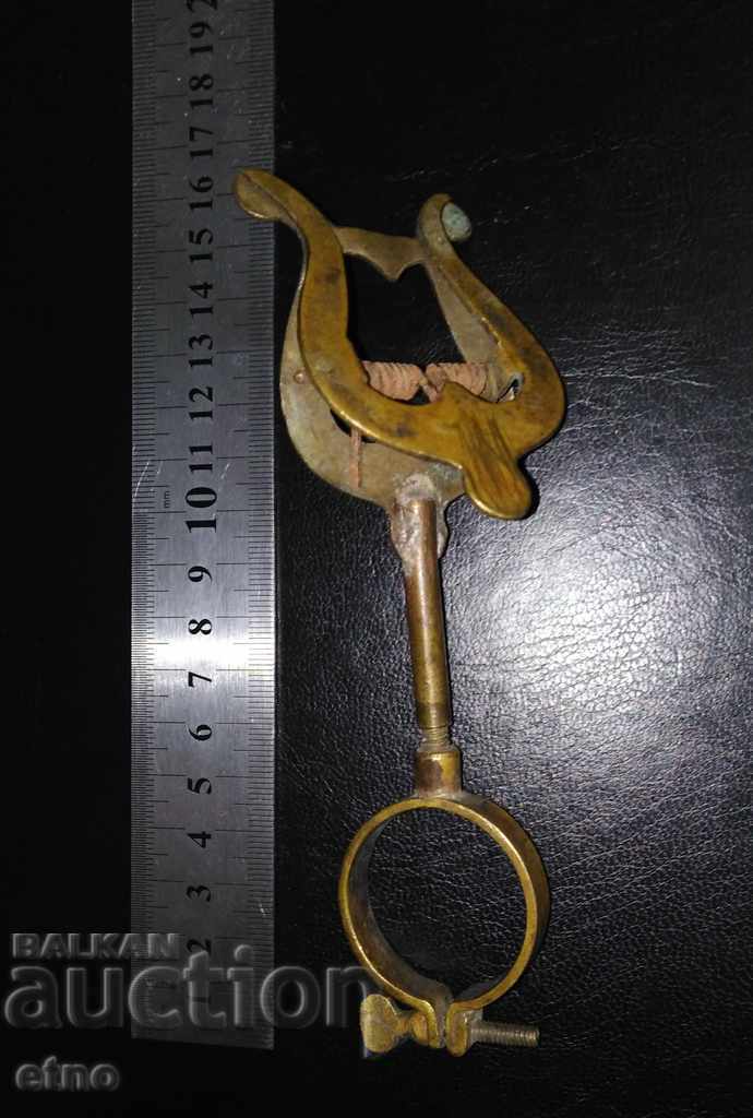 Аукцион СТАРА БРОНЗОВА СТОЙКА, ЩИПКА ЗА ПАРТИТУРА Аукцион СТАРА БРОНЗОВА СТОЙКА, ЩИПКА ЗА ПАРТИТУРА