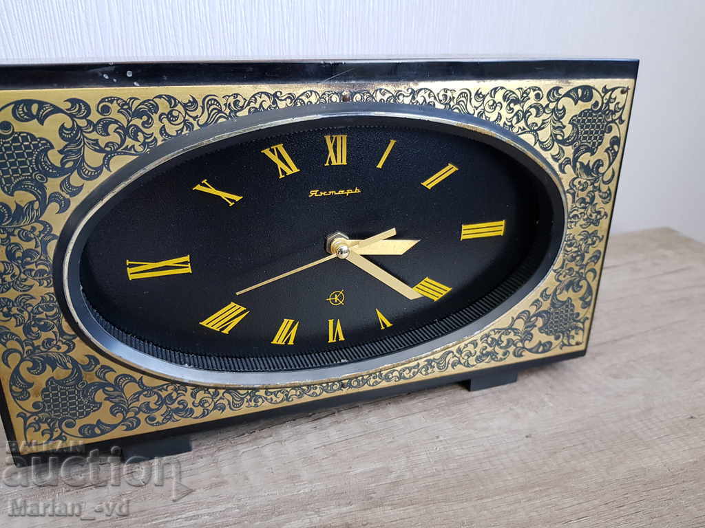 Amber quartz table clock with price 30.00 BGN | € 15.34