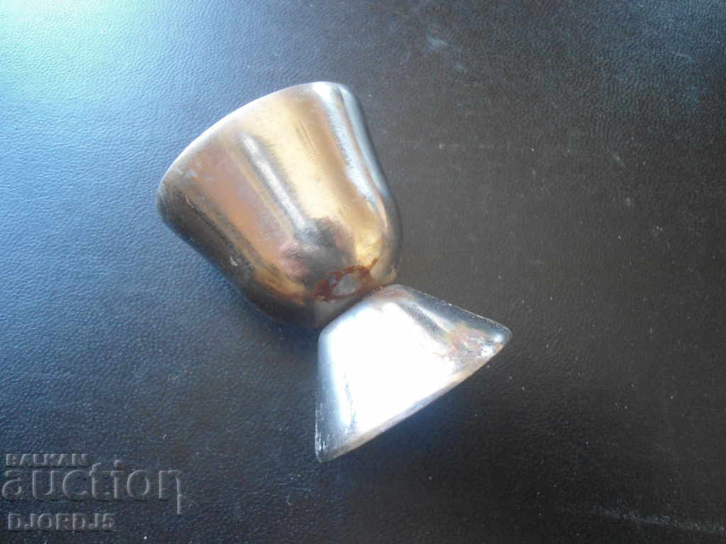 Παράδοση Παλαιό μεταλλικό κύπελλο Παράδοση Παλαιό μεταλλικό κύπελλο