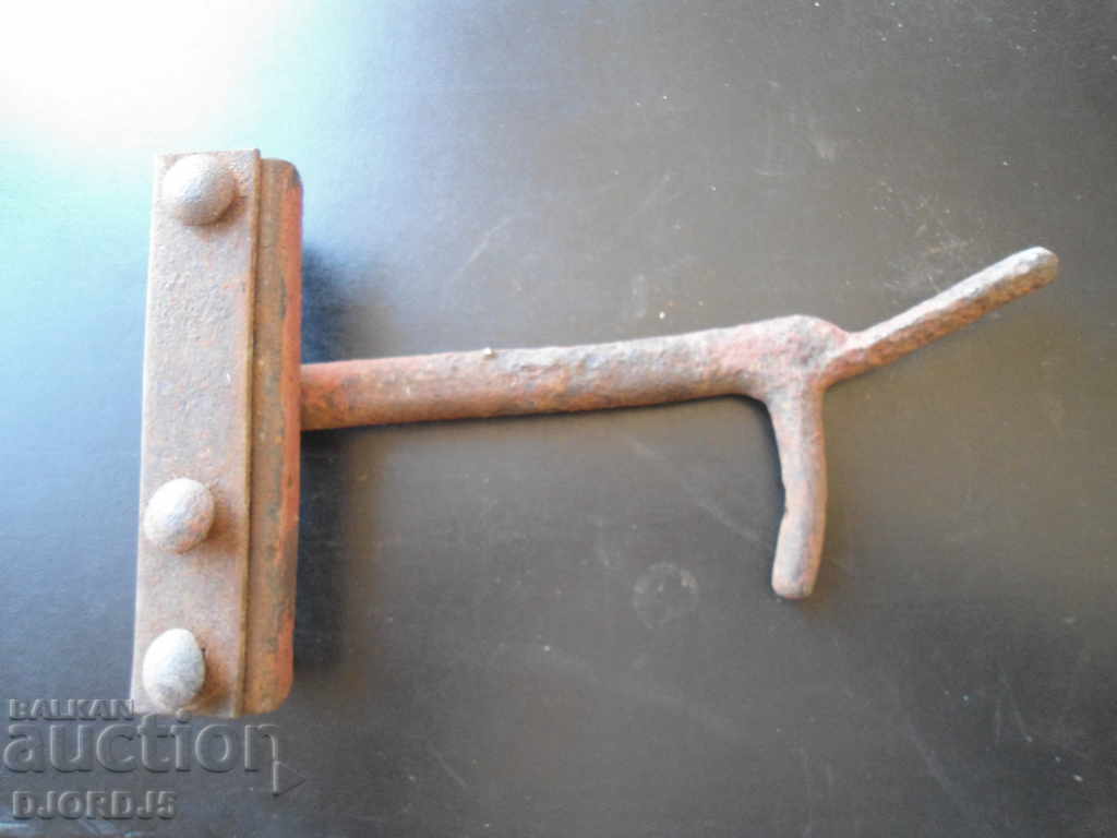 Auction Old latch, lock, gate Auction Old latch, lock, gate