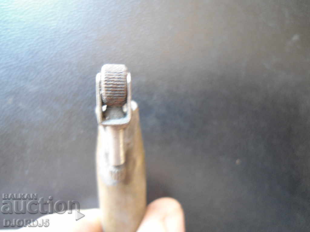 Παλιό αναπτήρας από κάλυκα, 1923 - 6 Παλιό αναπτήρας από κάλυκα, 1923 - 6