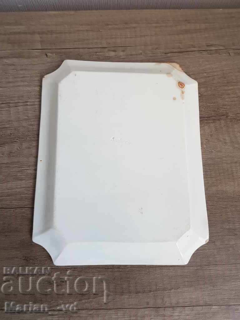 Auction  An old porcelain dish