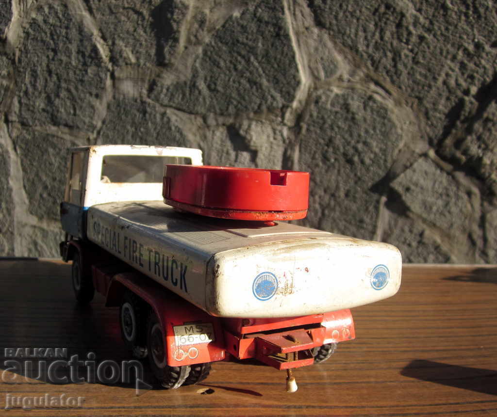 Παράδοση παλιό γερμανικό παιχνίδι λαμαρίνας πυροσβεστικό όχημα MS