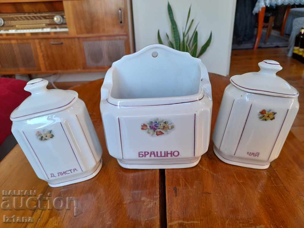 Auction Old porcelain spice dishes Auction Old porcelain spice dishes