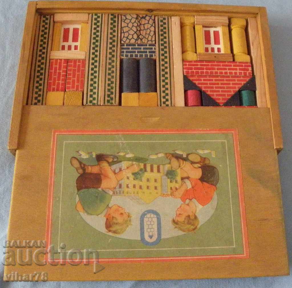 Παλιό παιδικό παιχνίδι Ξύλινος Κατασκευαστής