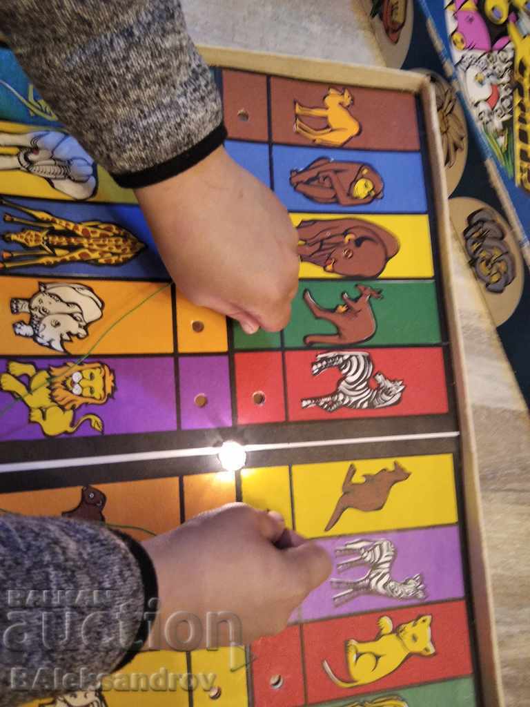 Delivery of Old game MANY KNOWLEDGE