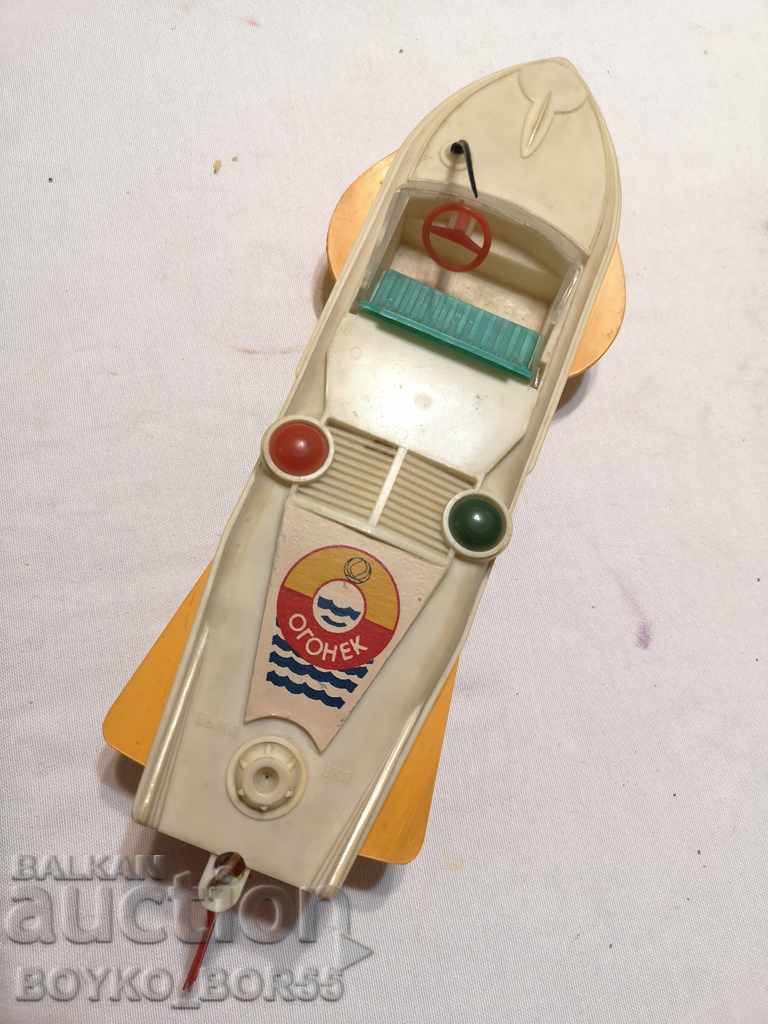 Licitație Scooter rusesc mare de jucărie socială cu barcă cu motor „OGONEK”