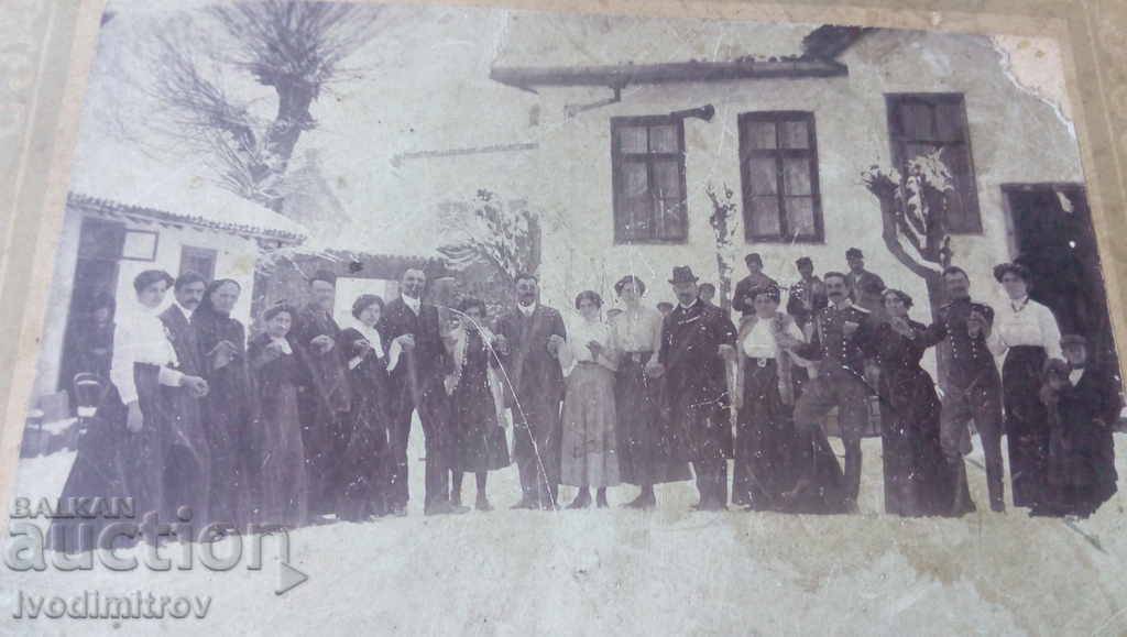 Photo Officers and civilians at the Christmas Cardboard Dance with price 13.45 BGN | € 6.88 Photo Officers and civilians at the Christmas Cardboard Dance with price 13.45 BGN | € 6.88