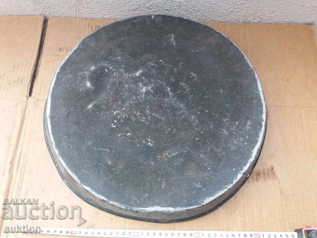 TAVĂ MARE VECHE DE ALUMINIU PENTRU PÂNI, PULȚE, ETC. - 7 TAVĂ MARE VECHE DE ALUMINIU PENTRU PÂNI, PULȚE, ETC. - 7