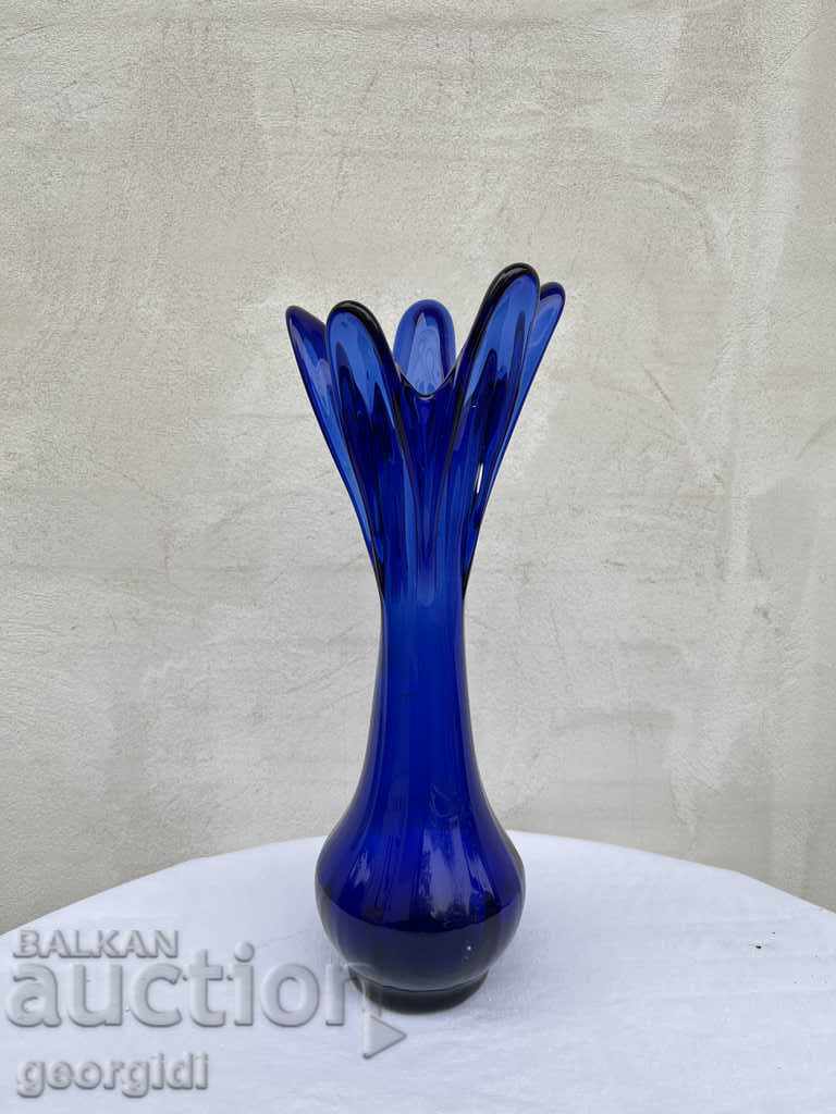Frumoasă vază de artă din sticlă cobalt №1067