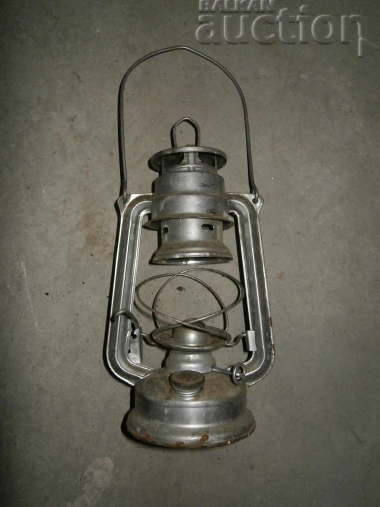 lanternă de gaz antică