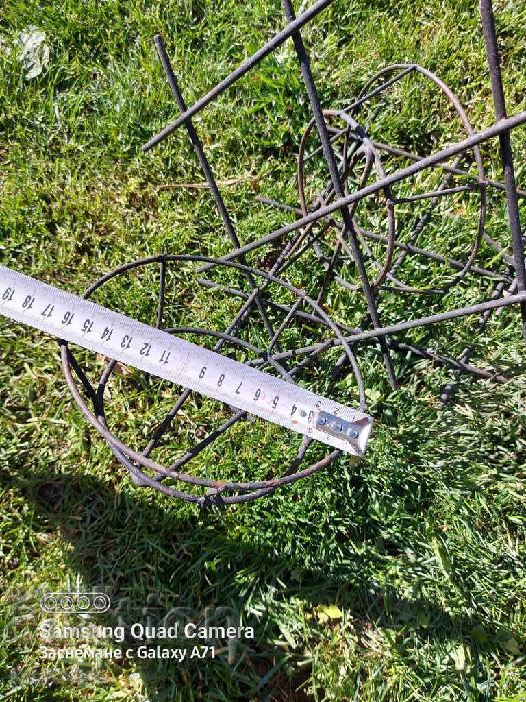 Auction POTS - FLOWER STANDS - 3 PIECES Auction POTS - FLOWER STANDS - 3 PIECES