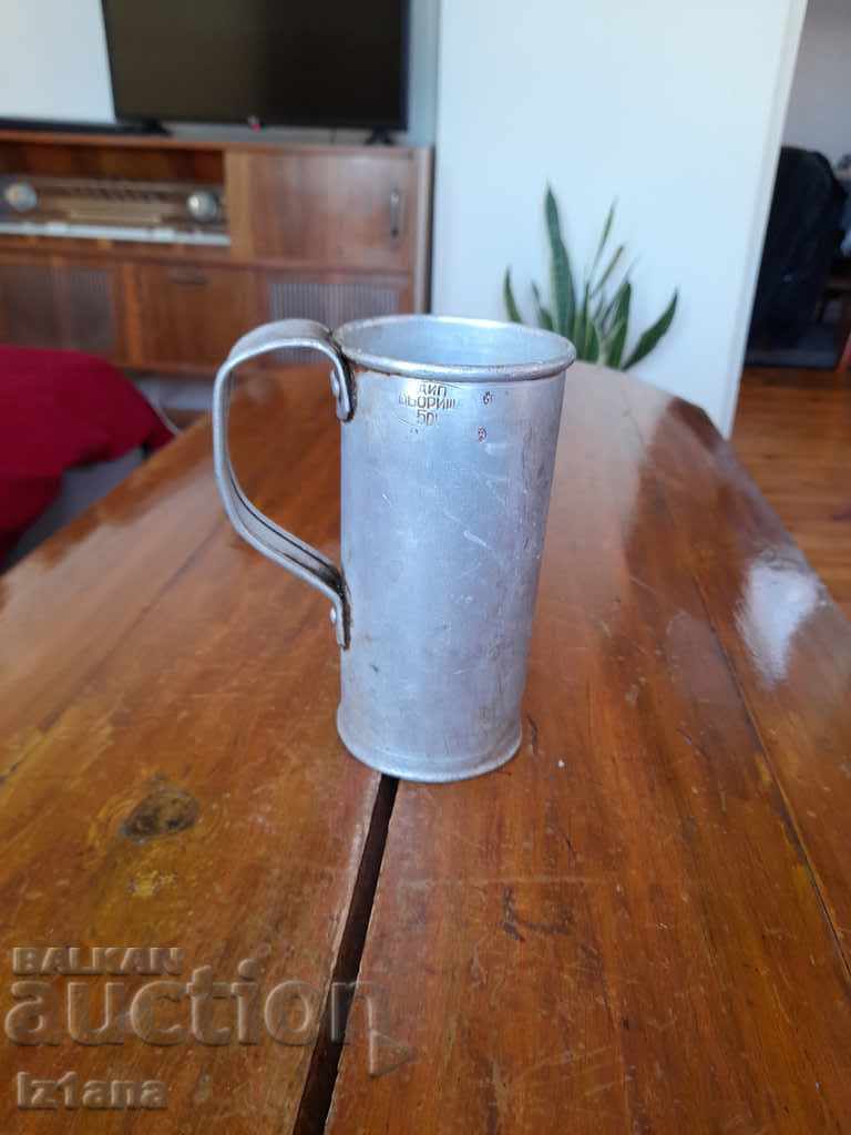 Auction An old measure, a measure for liquids Auction An old measure, a measure for liquids