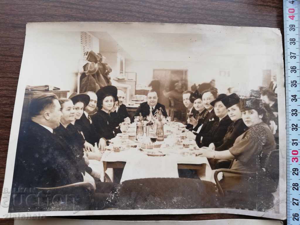 Delivery of 3 old photos - in Sofia restaurant Delivery of 3 old photos - in Sofia restaurant