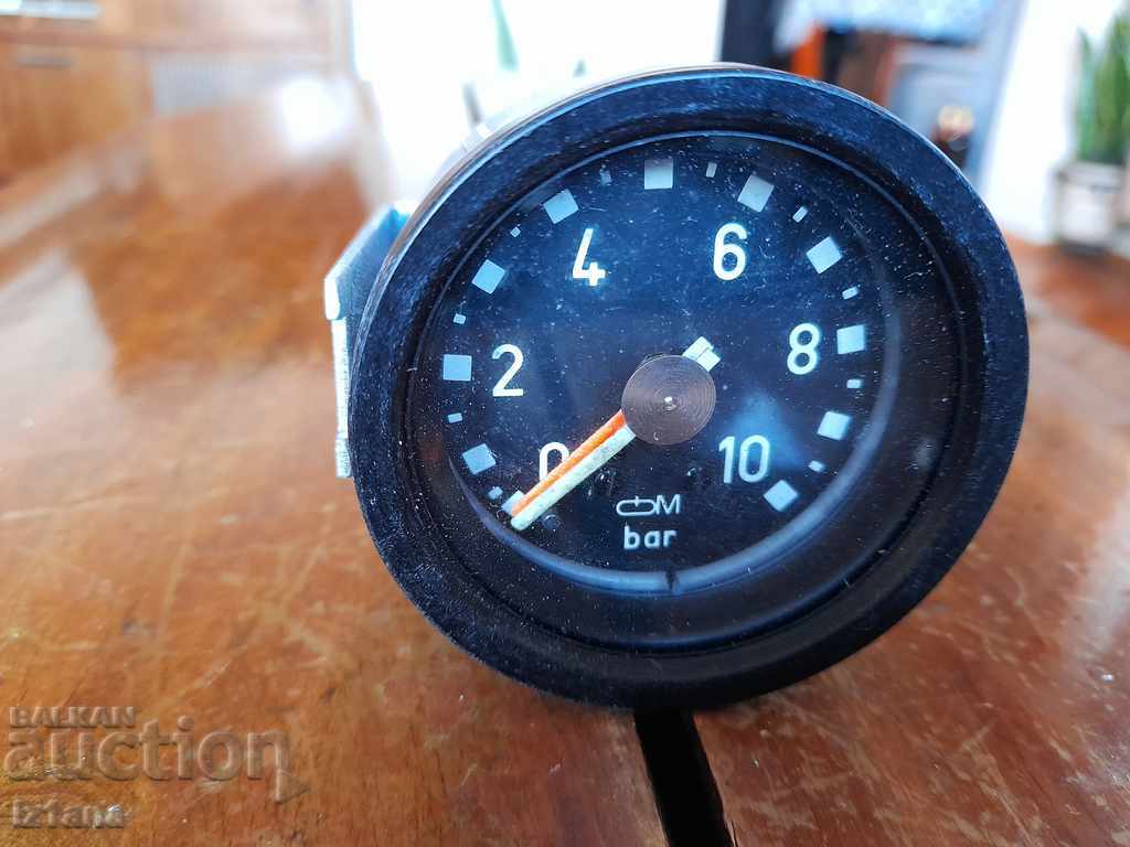 Old car pressure gauge with price 25.00 BGN | € 12.78 Old car pressure gauge with price 25.00 BGN | € 12.78
