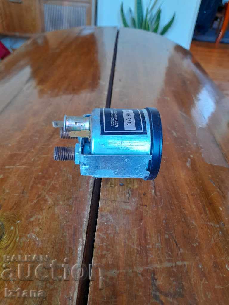 Auction Old car pressure gauge Auction Old car pressure gauge