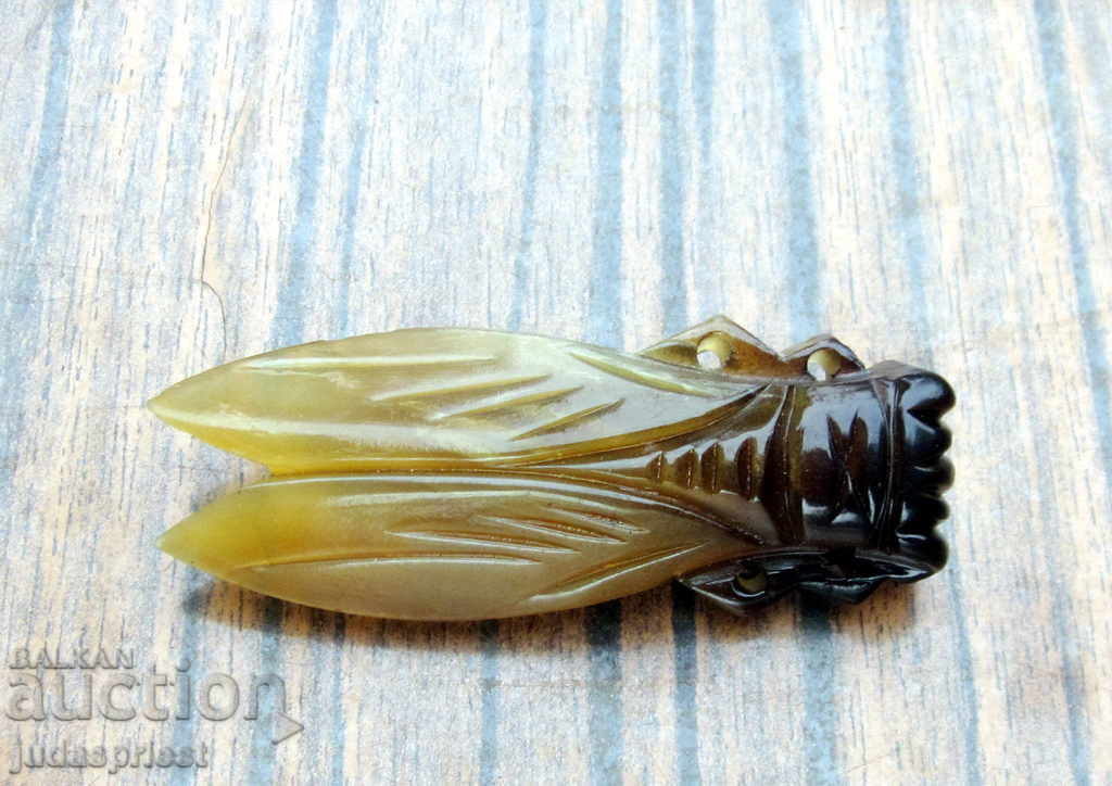 старинна кокалена брошка бръмбар насекомо от кокал рог