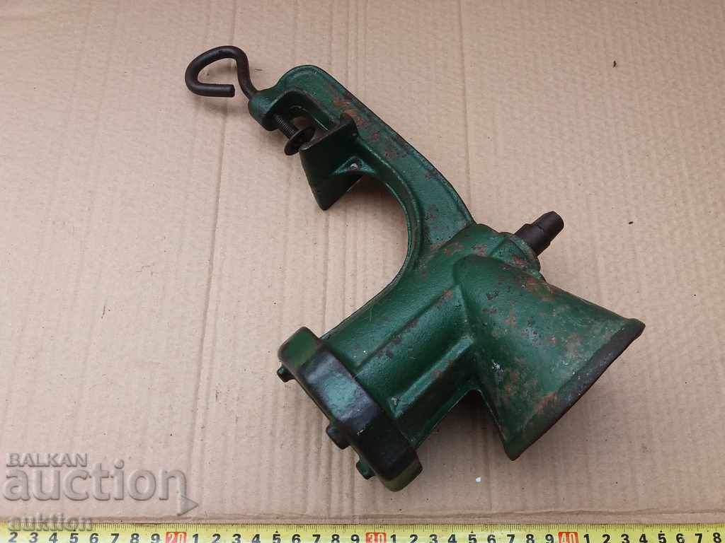 EXCELLENT GERMAN MEAT GRINDER - WITH MARKING, ENAMEL with price 14.99 BGN | € 7.66 EXCELLENT GERMAN MEAT GRINDER - WITH MARKING, ENAMEL with price 14.99 BGN | € 7.66