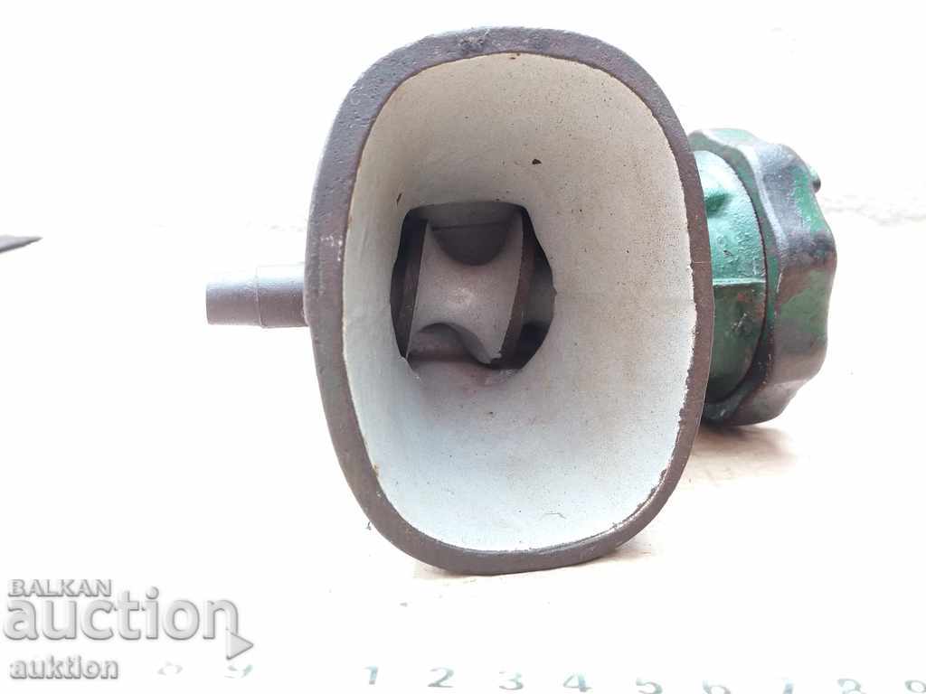 Auction EXCELLENT GERMAN MEAT GRINDER - WITH MARKING, ENAMEL Auction EXCELLENT GERMAN MEAT GRINDER - WITH MARKING, ENAMEL