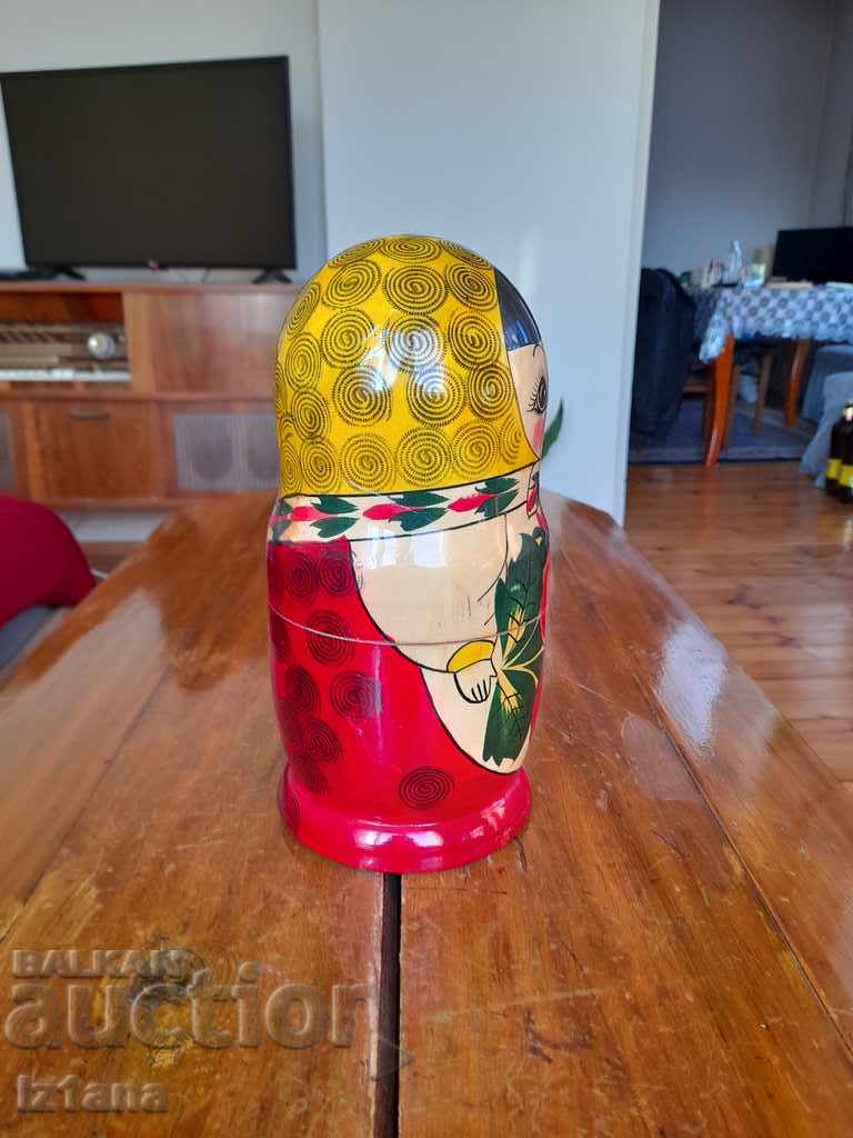 Vechiul Matryoshka cu preț 40.00 BGN | € 20.45