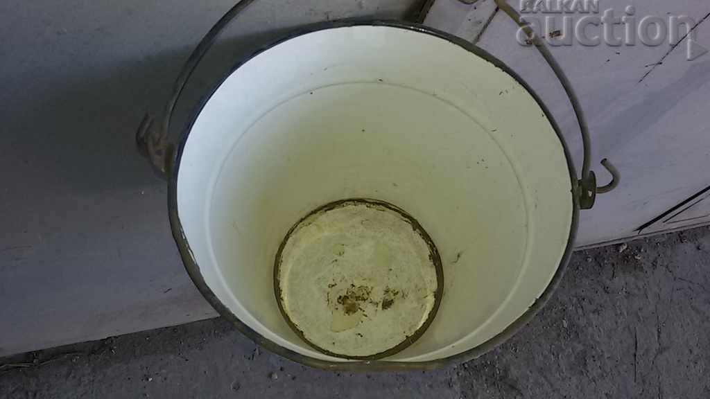 Auction large antique enameled bucket POBEDA SHUMEN 1967 Auction large antique enameled bucket POBEDA SHUMEN 1967