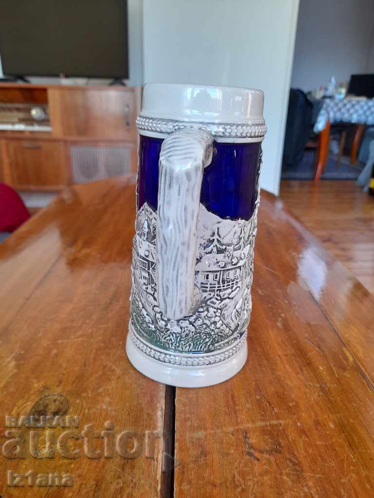 Delivery of Old porcelain cup, jug