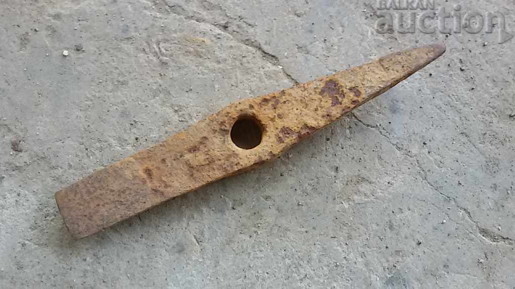 Auction ancient stonemason's hammer tool Auction ancient stonemason's hammer tool