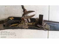 Pușcă de boilie, mecanism cu cremene, decorațiuni și ornamente