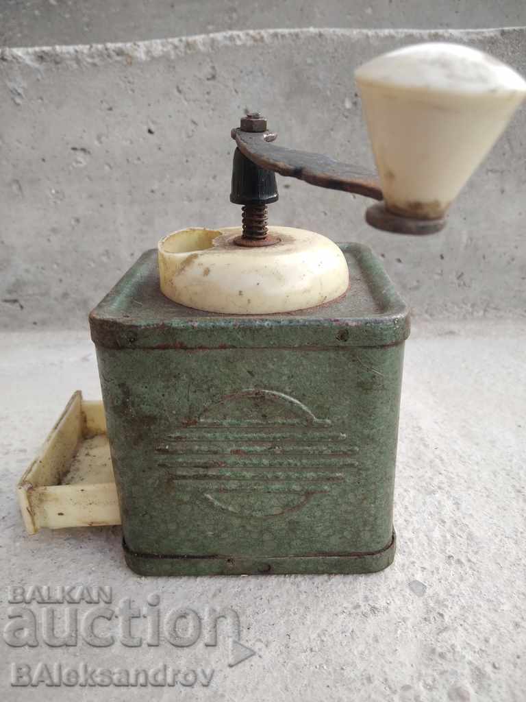 Delivery of Old metal grinder Delivery of Old metal grinder