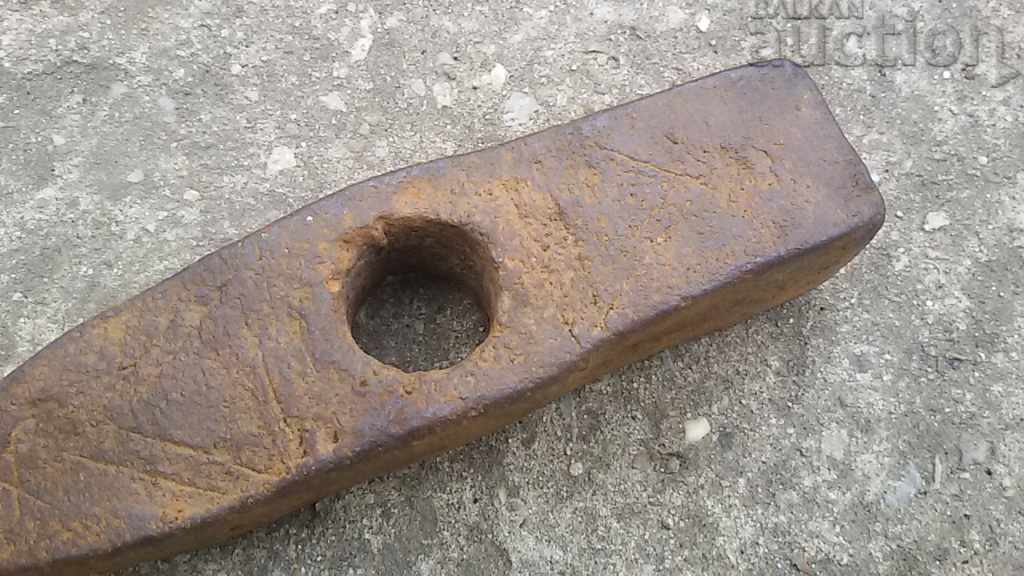 Auction Very old hammer for cut stone over 100 years, wrought iron Auction Very old hammer for cut stone over 100 years, wrought iron
