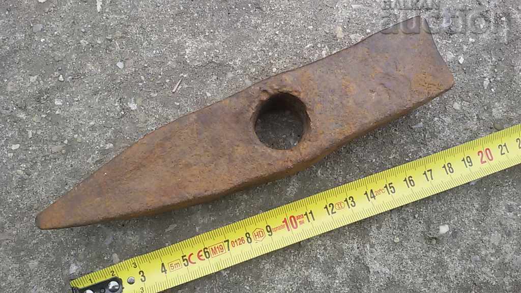 Very old hammer for cut stone over 100 years, wrought iron - 5 Very old hammer for cut stone over 100 years, wrought iron - 5