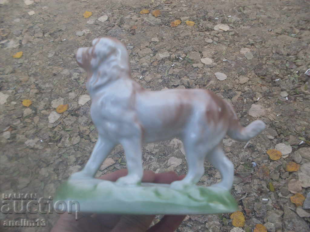 Licitație CAINE VECHI DE PORCELAN IZIDA KARAKACHAN CIOBAN
