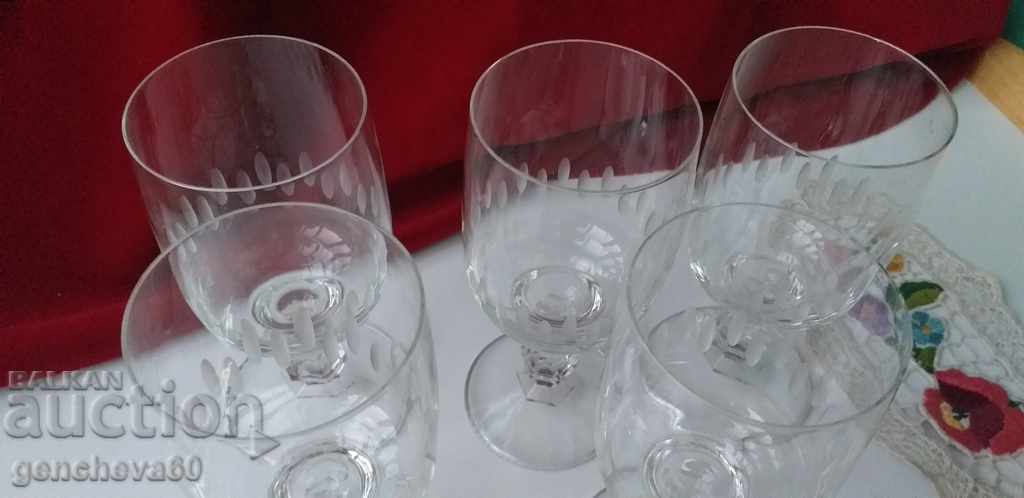 Auction Crystal engraved aperitif glasses Auction Crystal engraved aperitif glasses