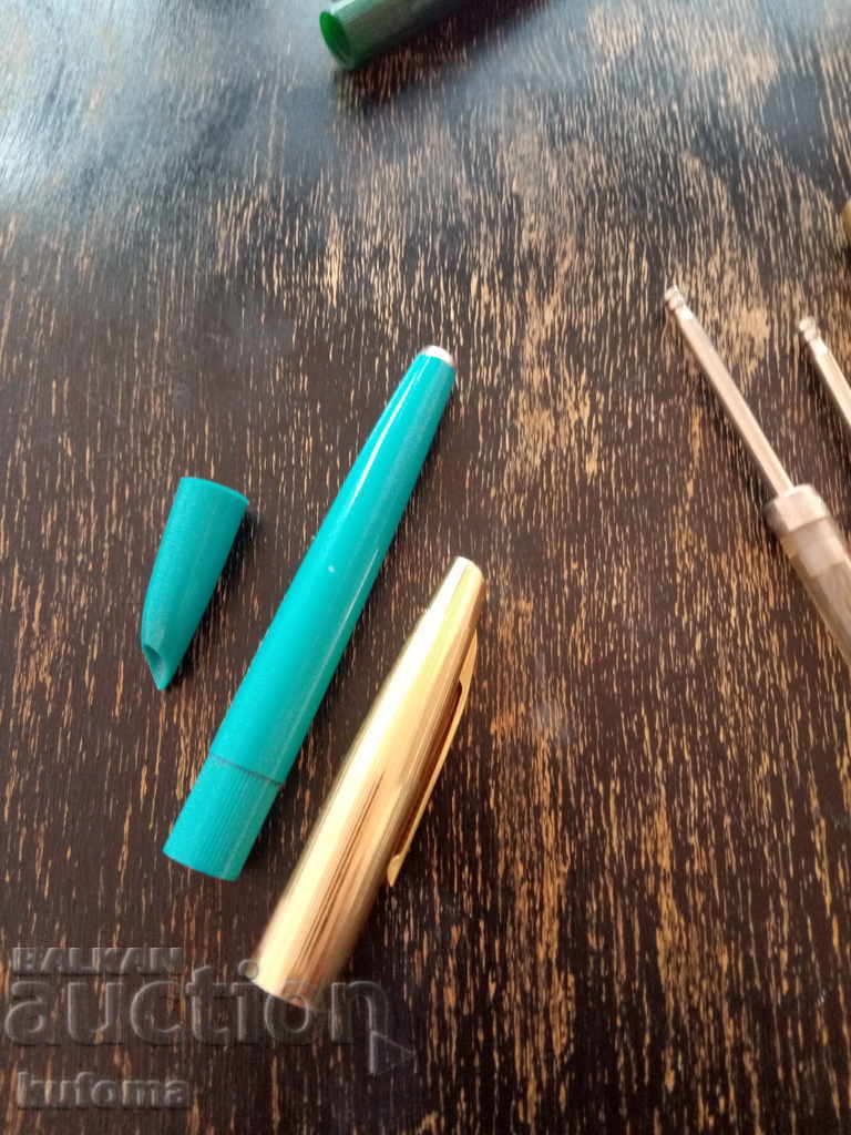 Delivery of Luxury gilded pens 4 pieces Delivery of Luxury gilded pens 4 pieces