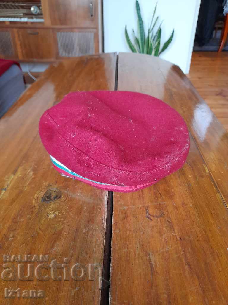 Delivery of Old student cap, hat