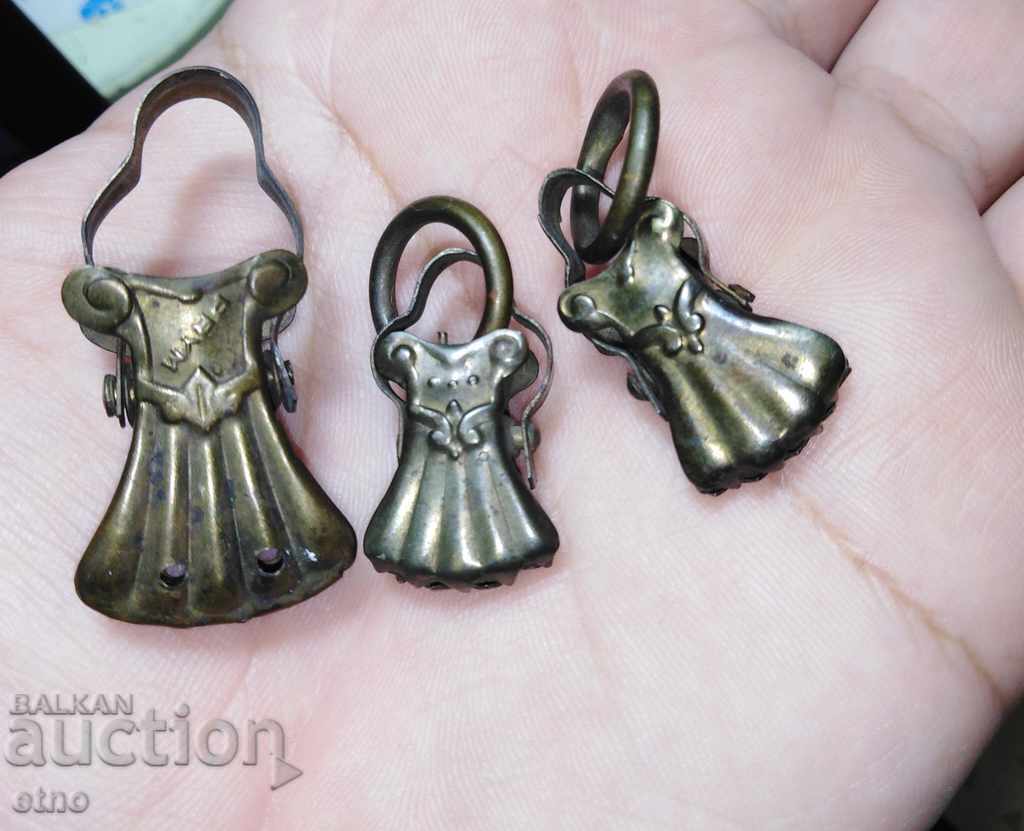 3 ΣΦΙΓΚΤΕΣ ΚΟΥΡΤΙΝΑΣ ΡΕΤΡΟ με τιμή 15.00 BGN | € 7.67 3 ΣΦΙΓΚΤΕΣ ΚΟΥΡΤΙΝΑΣ ΡΕΤΡΟ με τιμή 15.00 BGN | € 7.67