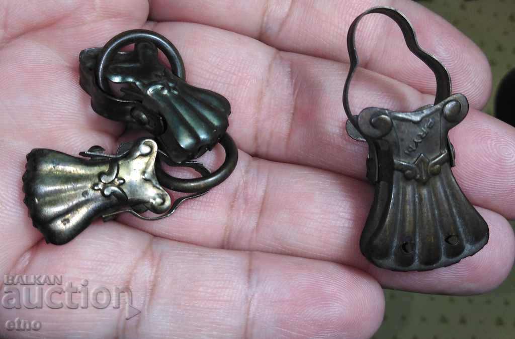 Παράδοση 3 ΣΦΙΓΚΤΕΣ ΚΟΥΡΤΙΝΑΣ ΡΕΤΡΟ Παράδοση 3 ΣΦΙΓΚΤΕΣ ΚΟΥΡΤΙΝΑΣ ΡΕΤΡΟ