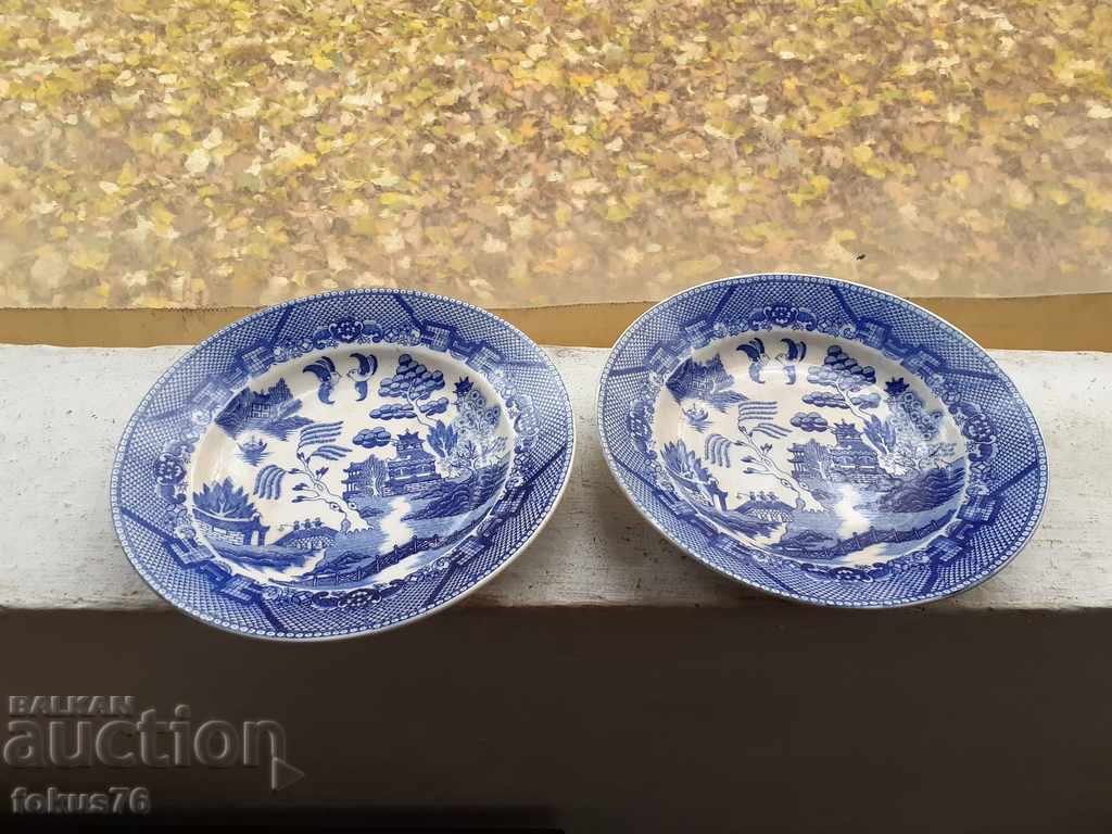 Lot of two porcelain plates Tajimi porcelain