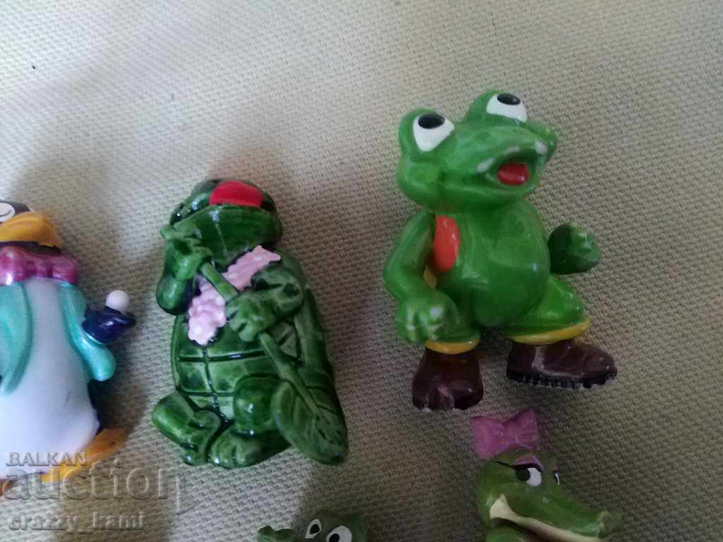 Kinder figurines with price 5.00 BGN | € 2.56 Kinder figurines with price 5.00 BGN | € 2.56