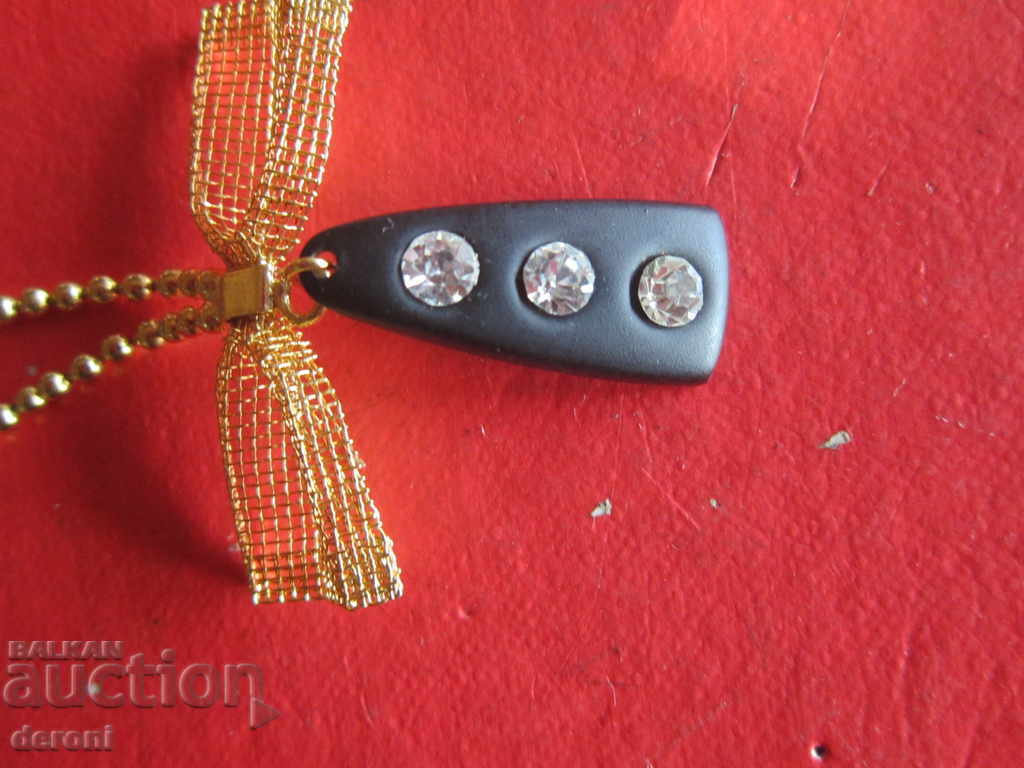 Επιχρυσωμένη καρφίτσα με πέτρες 4 με τιμή 10.00 BGN | € 5.11