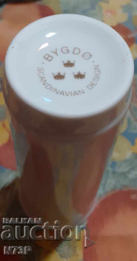 Delivery of PORCELAIN VASE ... BYGDO .. Delivery of PORCELAIN VASE ... BYGDO ..