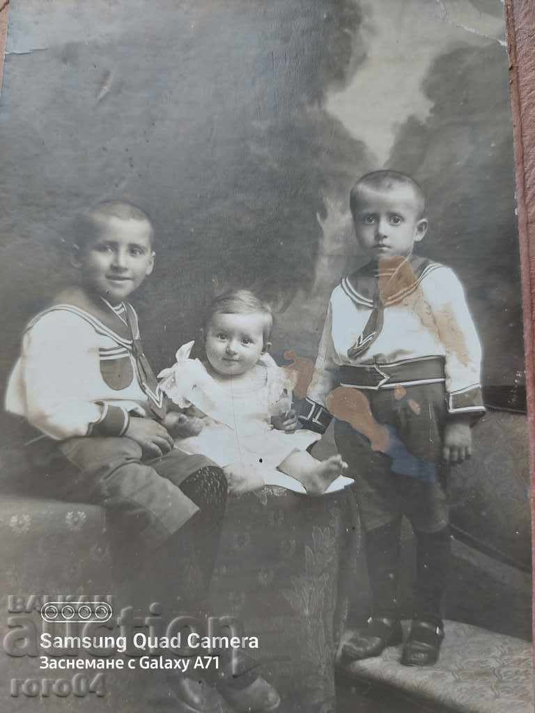 Παλιές φωτογραφίες - ΧΑΡΤΙΝΟ με τιμή € 7.99 | 15.63 BGN