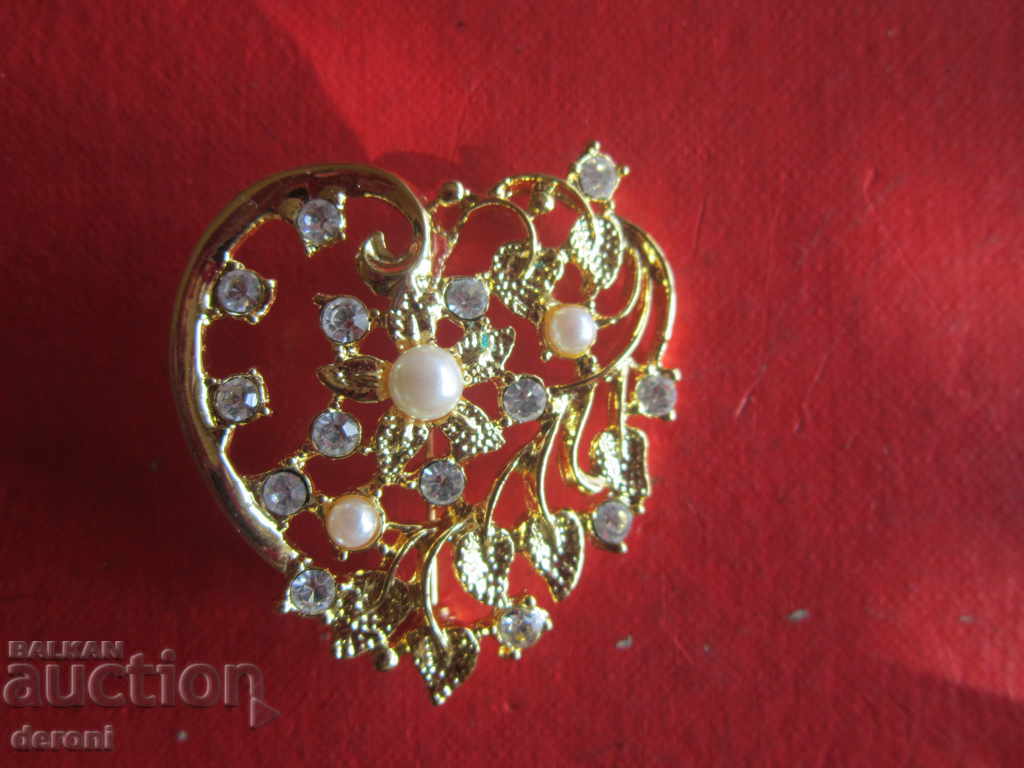 Δημοπρασία Καταπληκτική επιχρυσωμένη καρφίτσα με πέτρες και πέρλες Δημοπρασία Καταπληκτική επιχρυσωμένη καρφίτσα με πέτρες και πέρλες