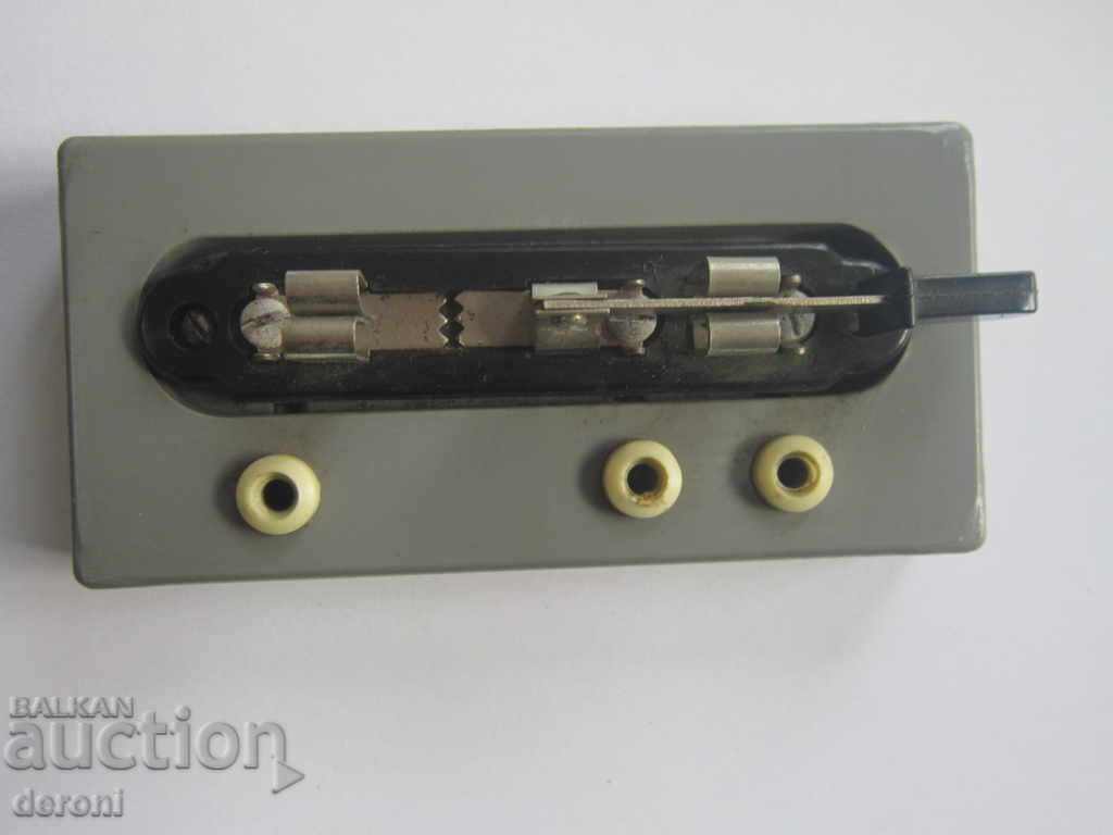 Old Bakelite key switch 2 with price 10.00 BGN | € 5.11 Old Bakelite key switch 2 with price 10.00 BGN | € 5.11