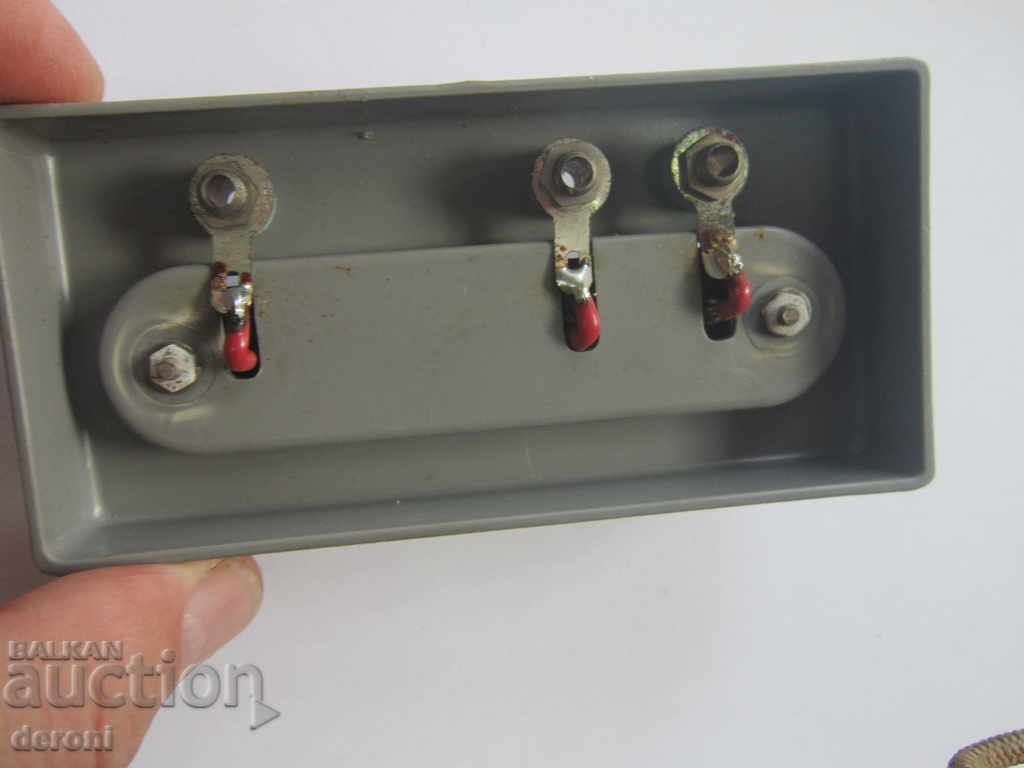 Auction Old Bakelite key switch 2 Auction Old Bakelite key switch 2